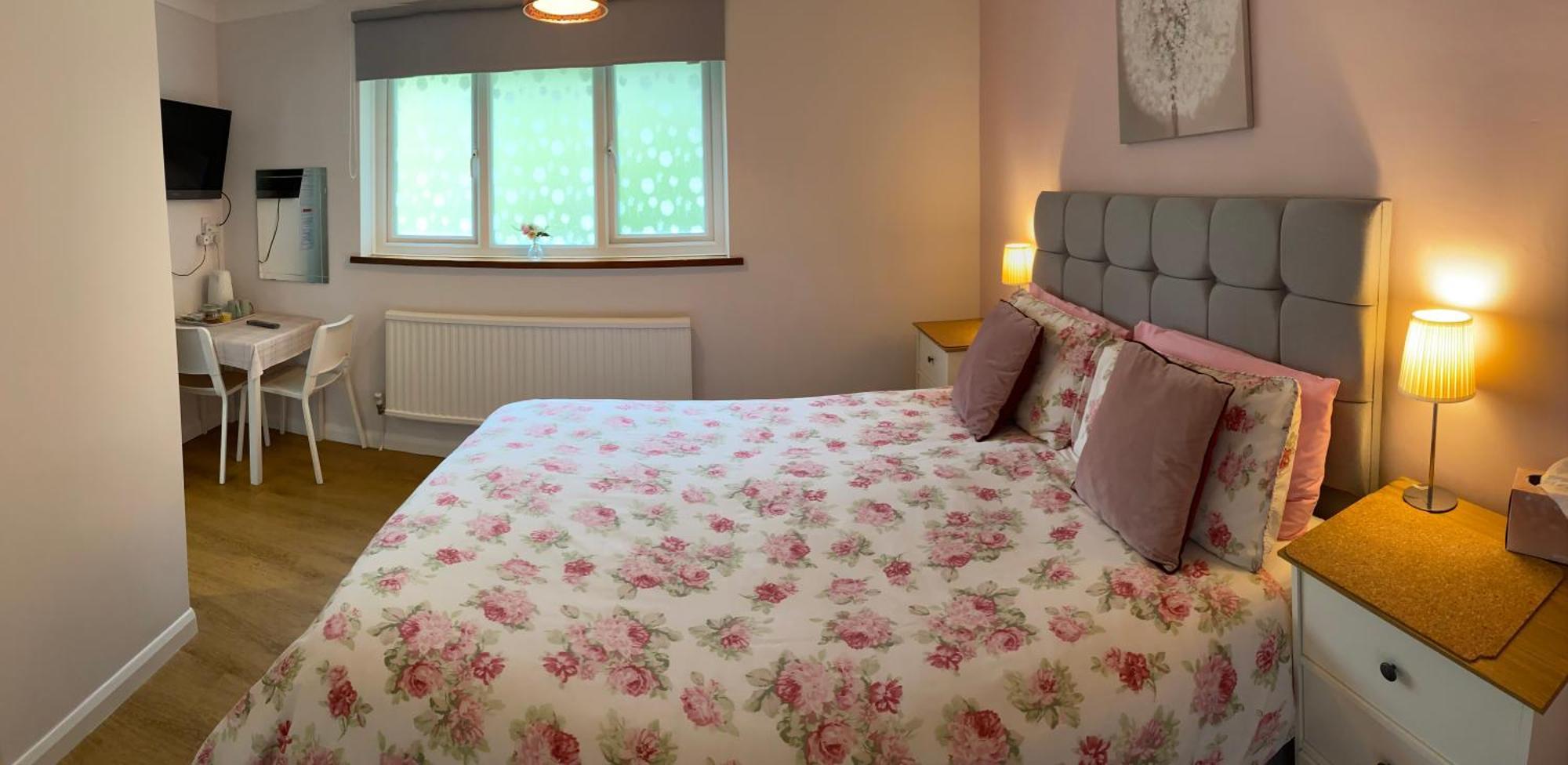 Blyth Lodge B&B เฮลส์เวิร์ธ ภายนอก รูปภาพ